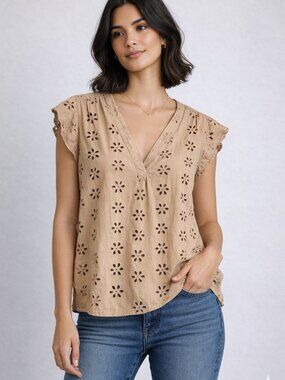 Women's Eyelet Flutter Sleeve V-Neck by CeCe Floral Cotton Blouse Top Medium